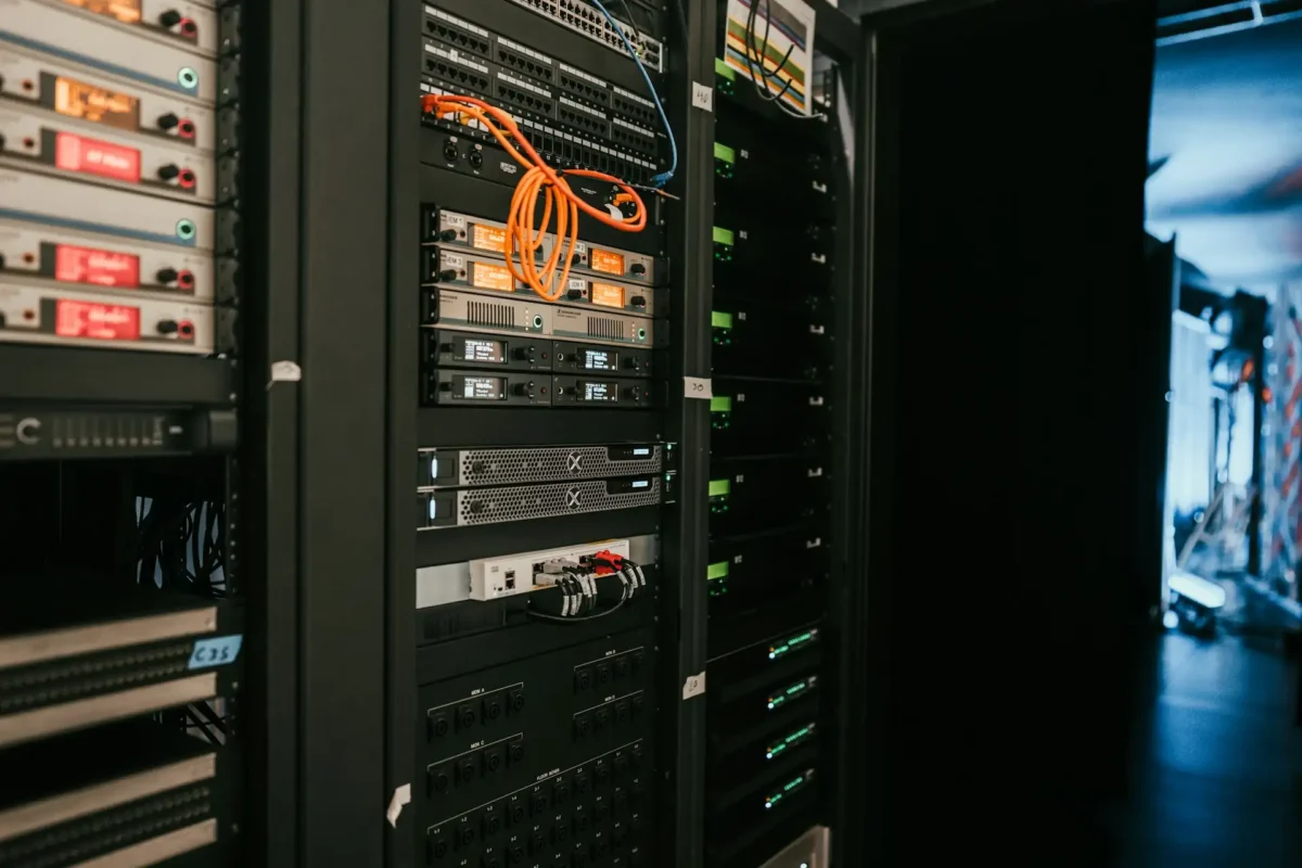 Server management for a health care in Flossmoor